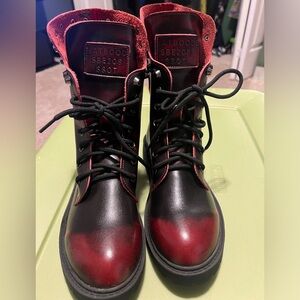 Combat boots